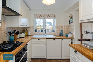 Kitchen- click for photo gallery